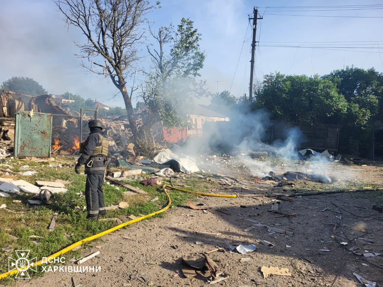 Ворожий боєприпас поцілив у приватну оселю на Харківщині, поранений чоловік