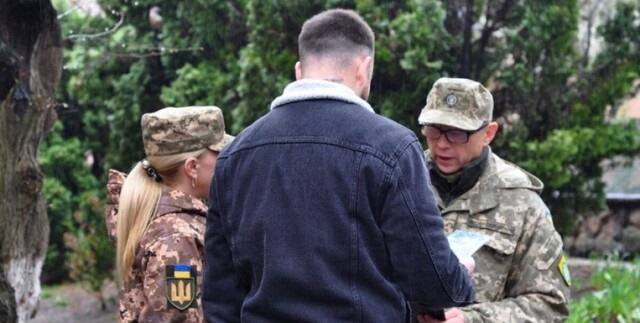 На Тернопільщині працівники ТЦК мобілізували чоловіка прямо з церкви: деталі