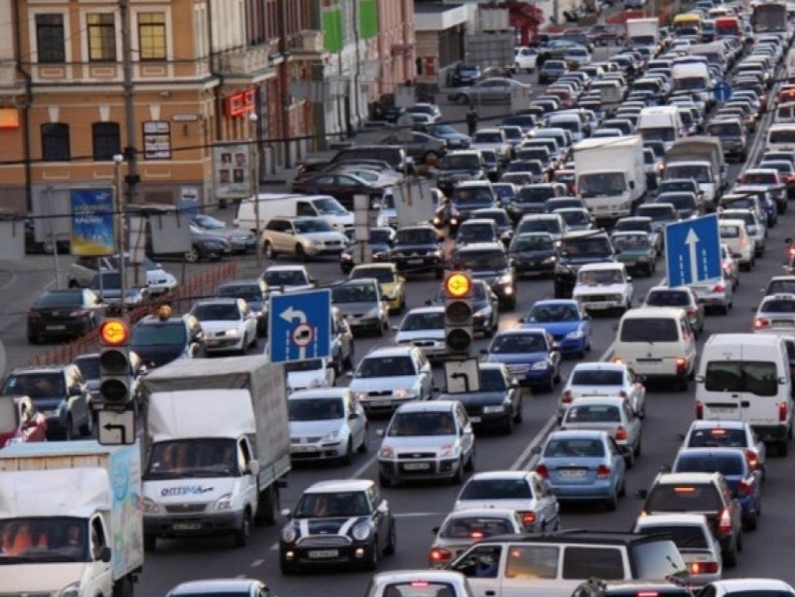 Автомобільні затори в Києві й Одесі стали одними з найбільших у світі – дослідження