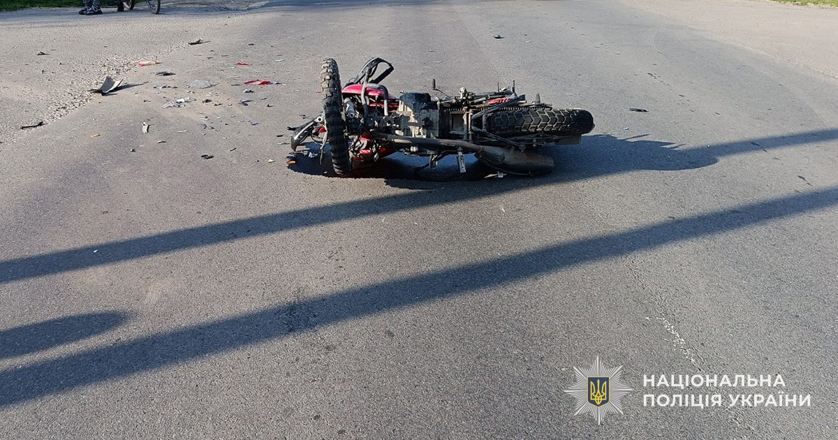 У Жовкві зіткнулися авто і мотоцикл: мотоцикліст травмований (фото)