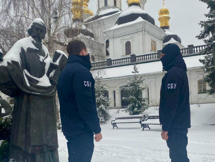 У Києво-Печерській Лаврі проводять обшуки