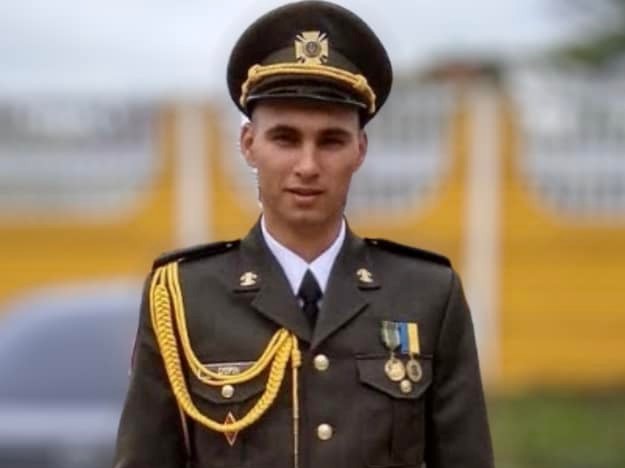 Єдиний син. На сході загинув 23-річний дніпрянин, випускник львівської "сухопутки" Ілля Супрун