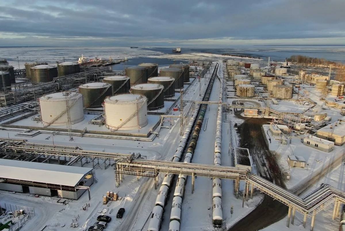 Невідомий дрон атакував територію «Петербурзького нафтового термінала»