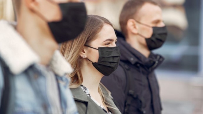 Вакциновані від COVID українці можуть отримати привілеї під час локдауну
