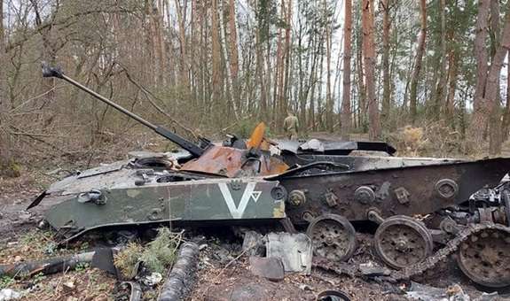 Мінус 300 окупантів, 14 танків, по одному літаку та безпілотнику. Дані про втрати ворога