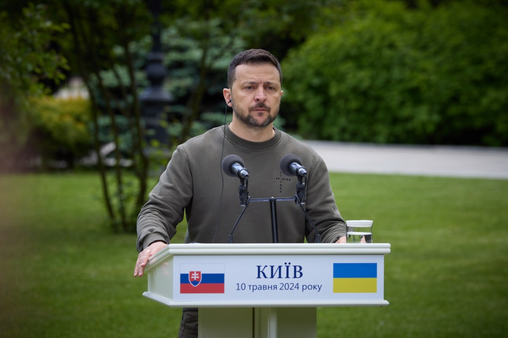 Зеленський поскаржився на партнерів, які швидко не передають зброю Україні