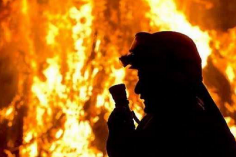 На Львівщині пожежники врятували три будівлі від знищення вогнем