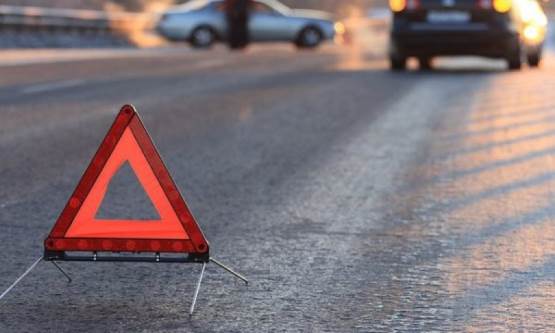 У Львові вранці сталася автотроща перед мостом: є перше фото аварії