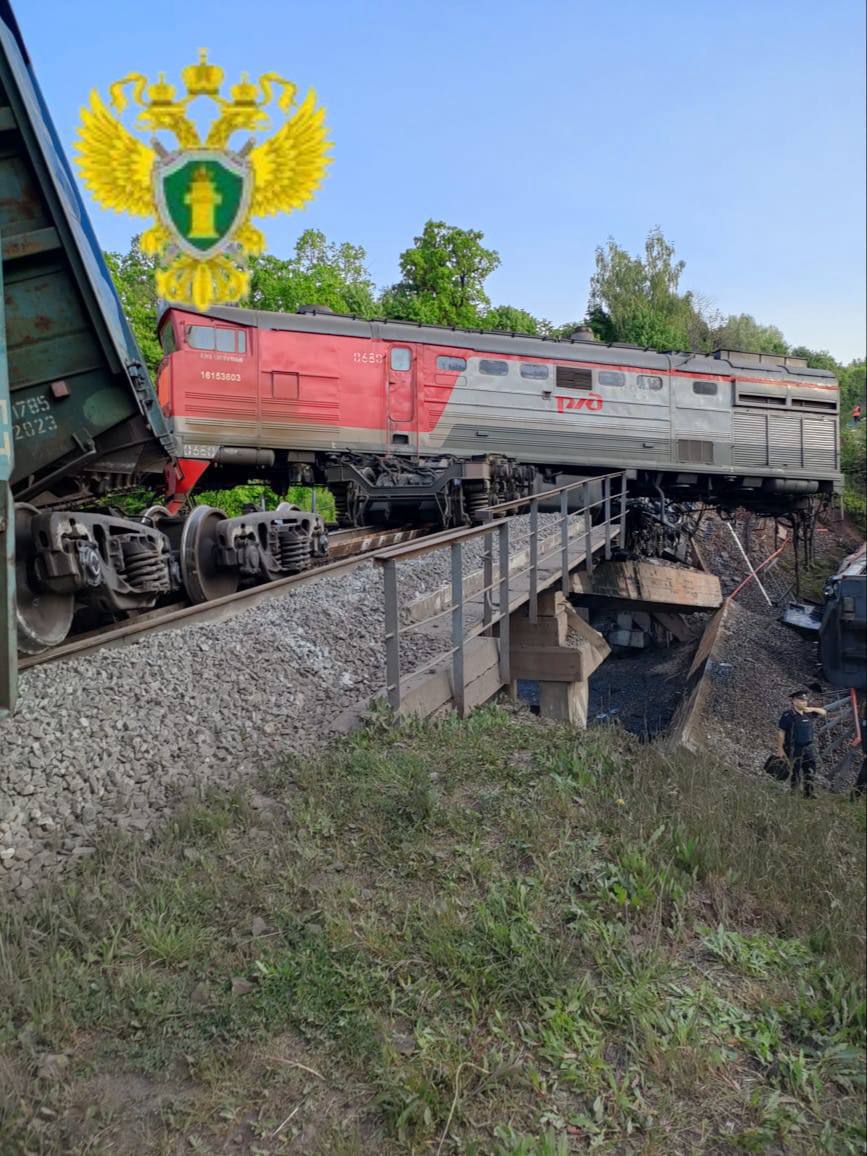 Підриви мостів у РФ напередодні перемовин у Стамбулі: Київ вказує на провокацію, Москва прибирає згадки про теракти