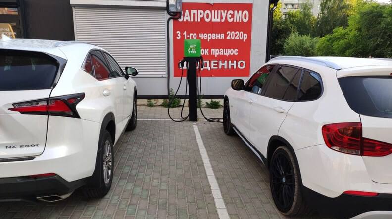 У Львові облаштують майже два десятки зарядних станцій для електромобілів: перелік адрес