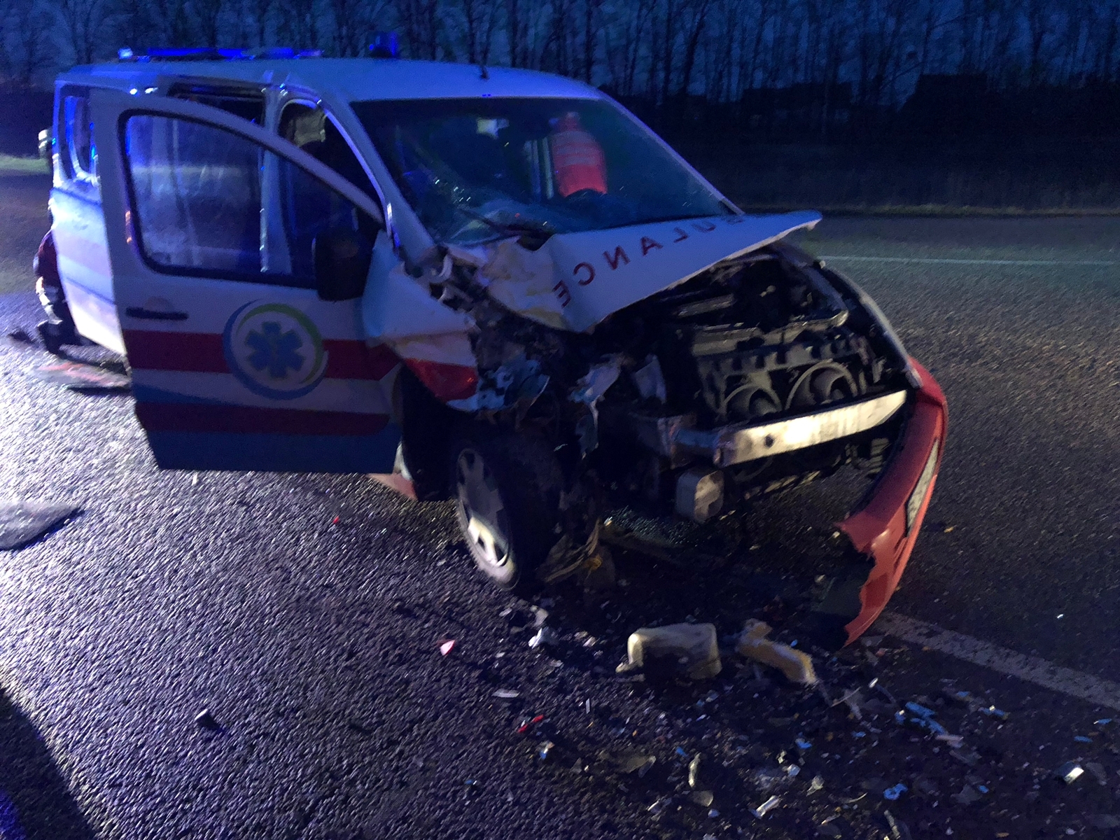 На Львівщині загинув пасажир швидкої допомоги після зіткнення з автобусом
