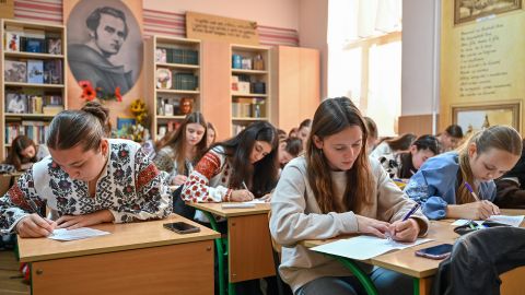 У Львові спростували фейки про “масове цькування” дітей-ВПО у школах