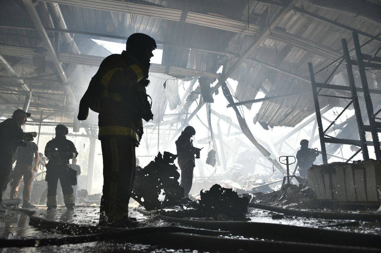 Росіяни вдарили по друкарні у Харкові: відомо про 7 загиблих, 16 поранених