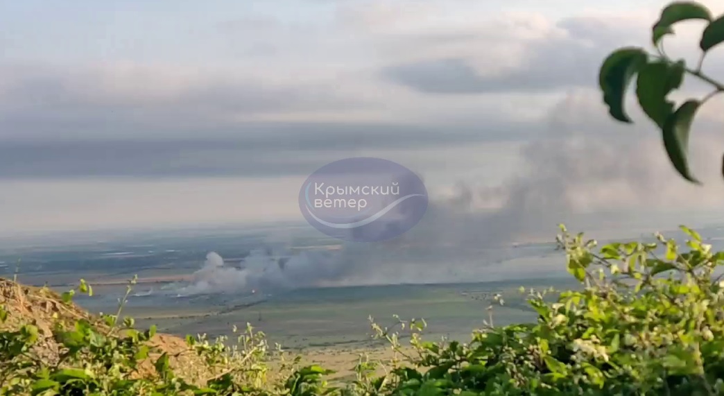 Велика "бавовна" на полігоні в Криму: у п'яти населених пунктах оголосили евакуацію. Оновлено (від 08:17)