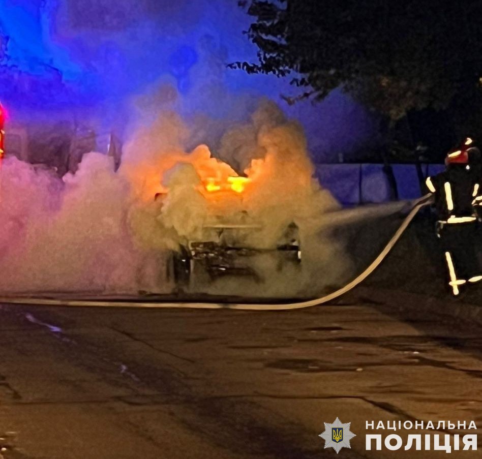 У Львові спіймали двох чоловіків, які спалили авто військових: їх завербувала РФ