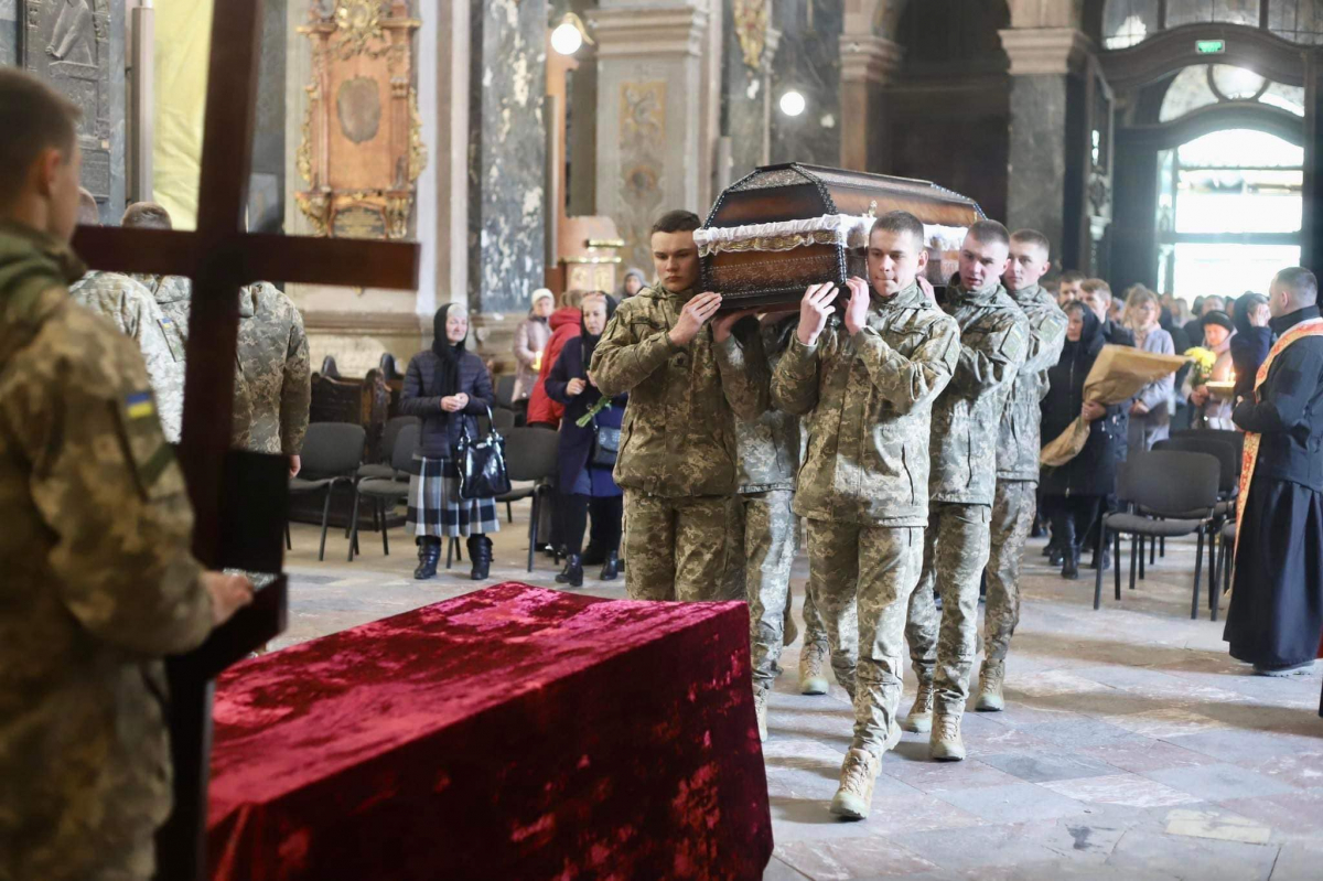 Тероборонівець і штурмовик. Львів прощається з двома Героями, які загинули на війні