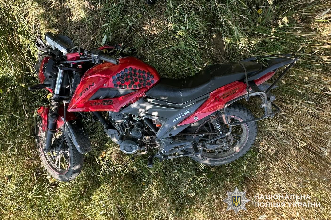 Трагедія у Львівському районі: з'явилися світлини з місця смертельної ДТП з мотоциклістом