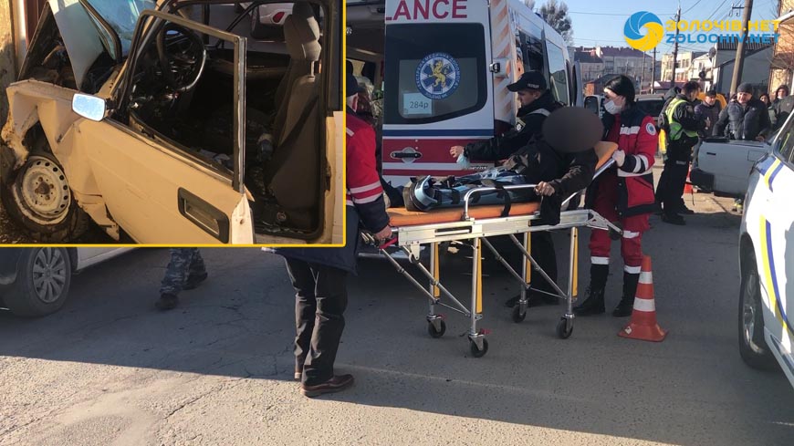 На Львівщині водій старої «сімки» в’їхав у будинок. Двоє людей у лікарні