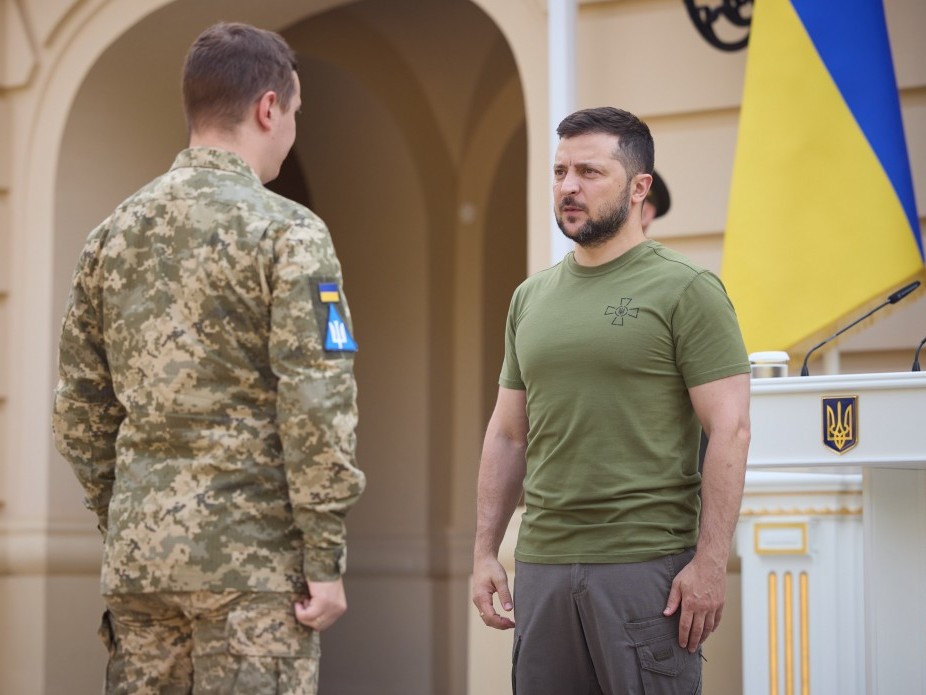 Зеленський відзначив державними нагородами військовослужбовців Повітряних сил ЗСУ