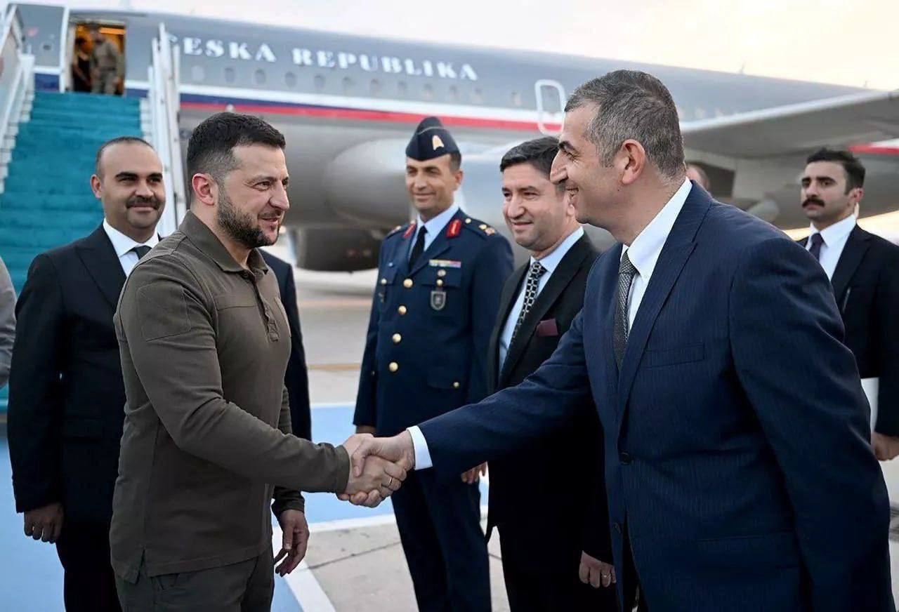 Зеленський прибув у Туреччину, щоб зустрітися з Ердоганом