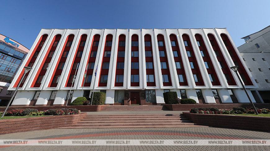 Білорусь закриває українське консульство в Бресті та висилає дипломатів