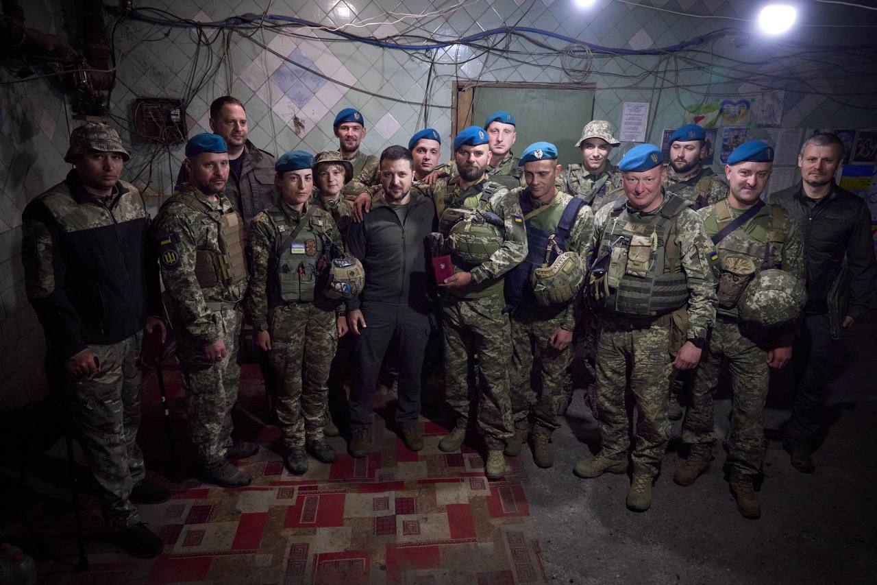 Зеленський прибув на фронт