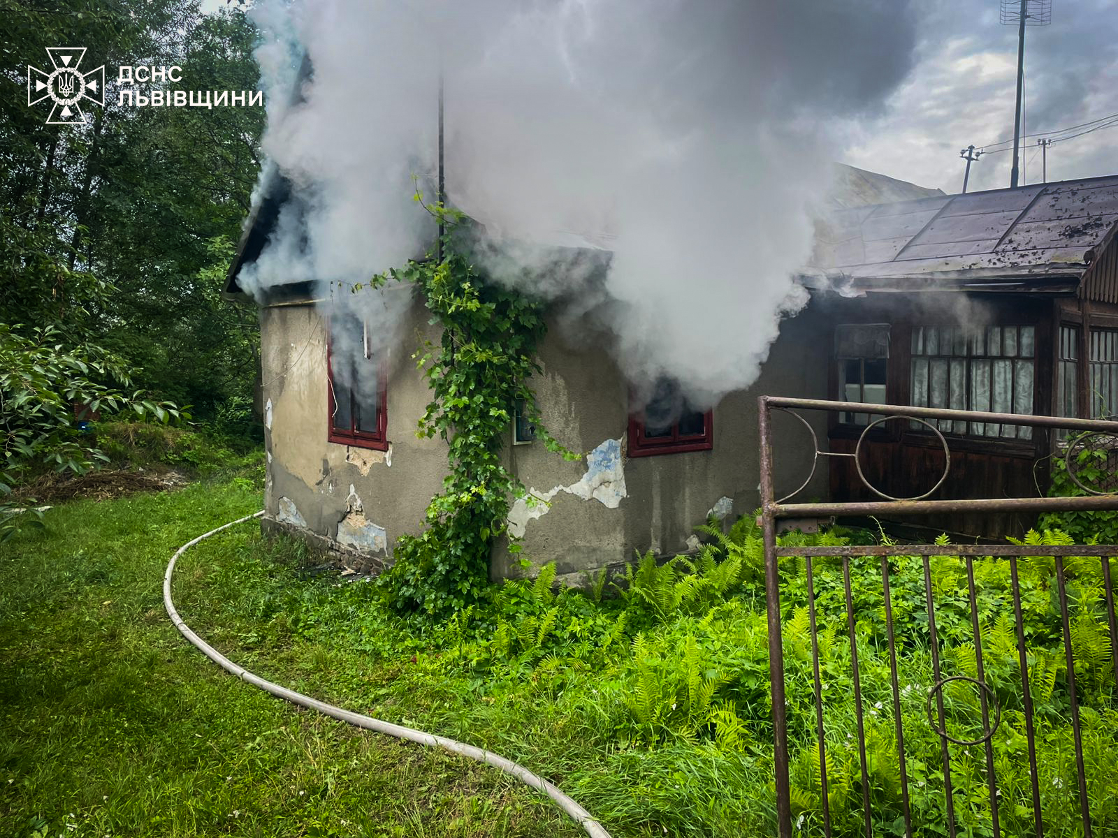 Пожежа на Львівщині: у Жовкві горів житловий будинок