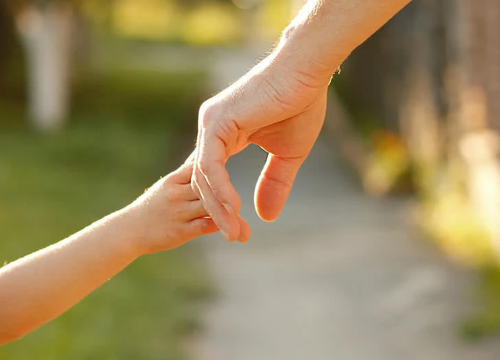У Львівській громаді родина всиновила однорічного хлопчика