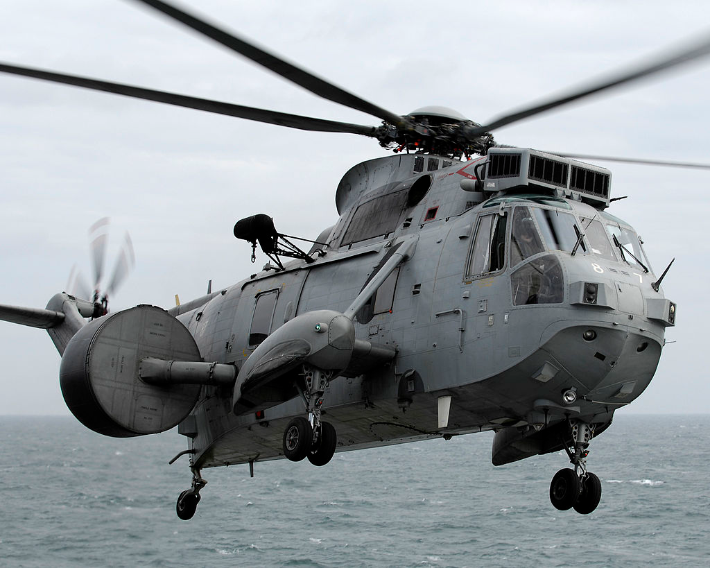 Британські гелікоптери Sea King уже працюють в Україні. Відео від Резнікова