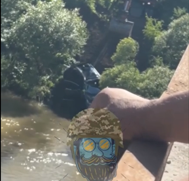 На Львівщині авто злетіло у річку