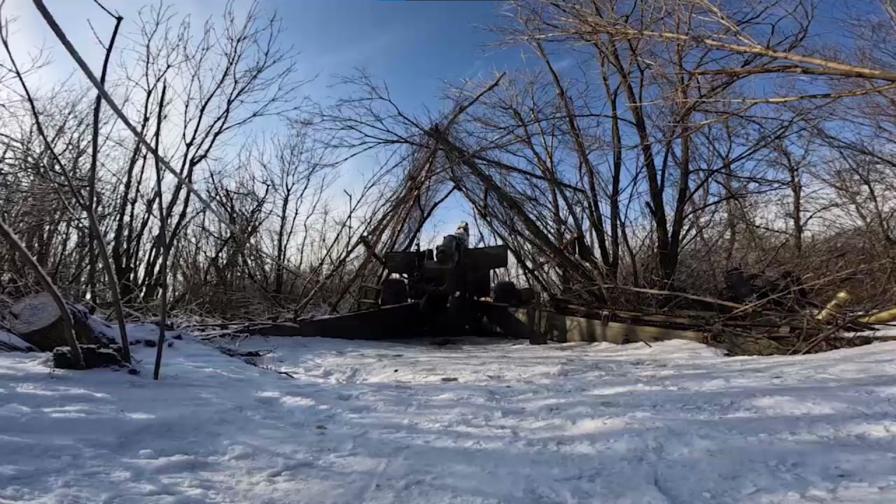 Росіяни розконсервовують рідкісні 130-міліметрові гармати з 1950-их років