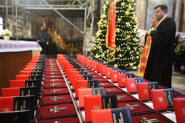 У Львові вручили ордени «Хрест Героя» рідним 50 загиблих захисників (фото)