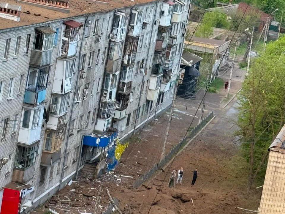 Росіяни вдарили ракетою по центру Слов'янська на Донеччині