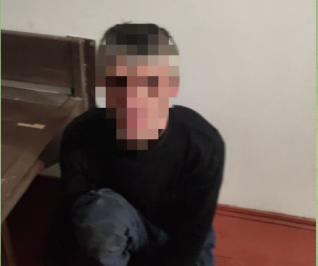 Бив жінок на очах дітей. У Львові врятували п'яного чоловіка, який погрожував самогубством