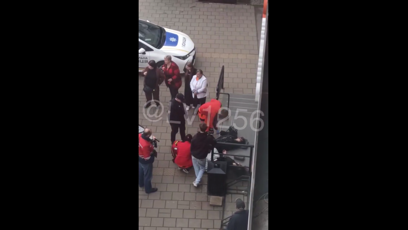 Передозування наркотиками та алкоголем: у Львові на вулиці знайши двох непритомних дівчат