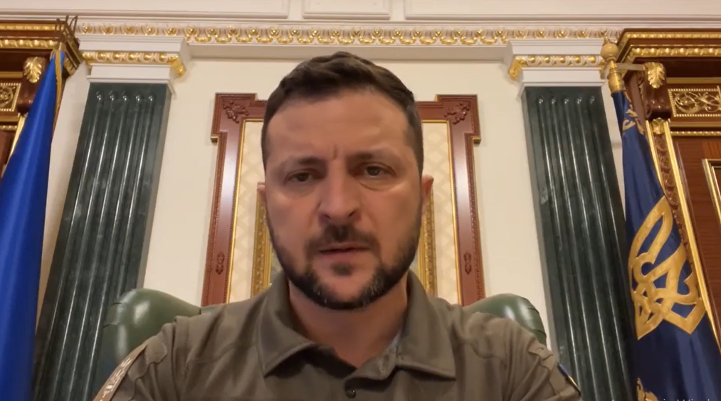 Росія не має шансів у війні проти України. Вечірнє відеозвернення Зеленського