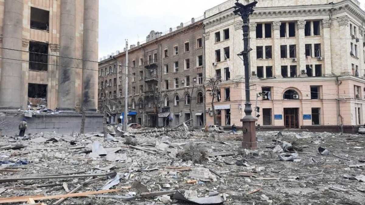 На Харків ворог скидає бомби парашутами