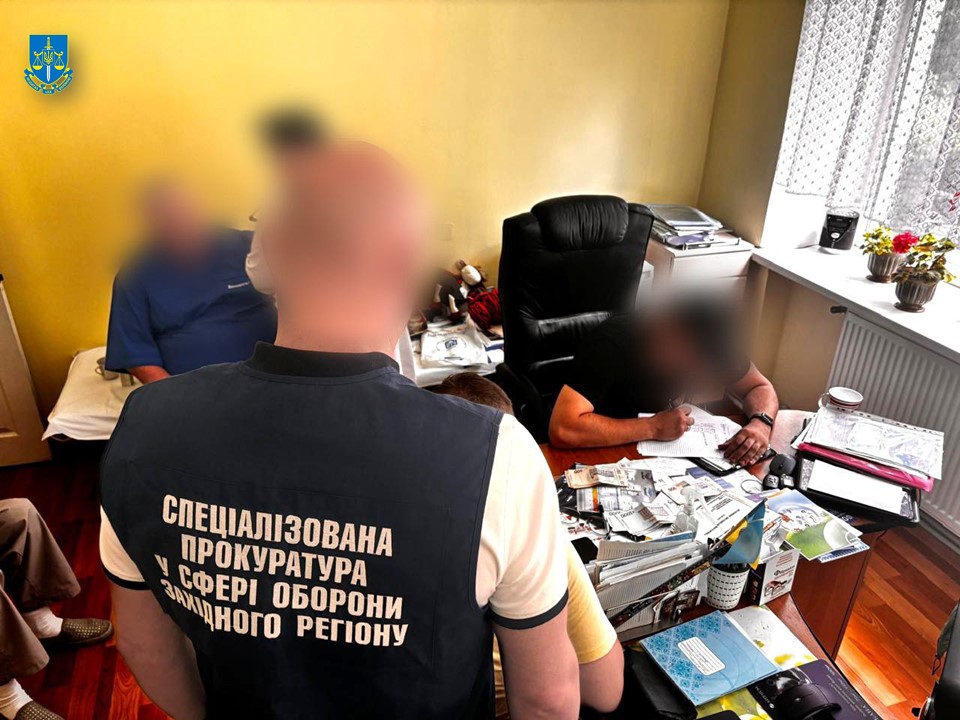 На Львівщині ортопеда з ВЛК спіймали на хабарі (фото)