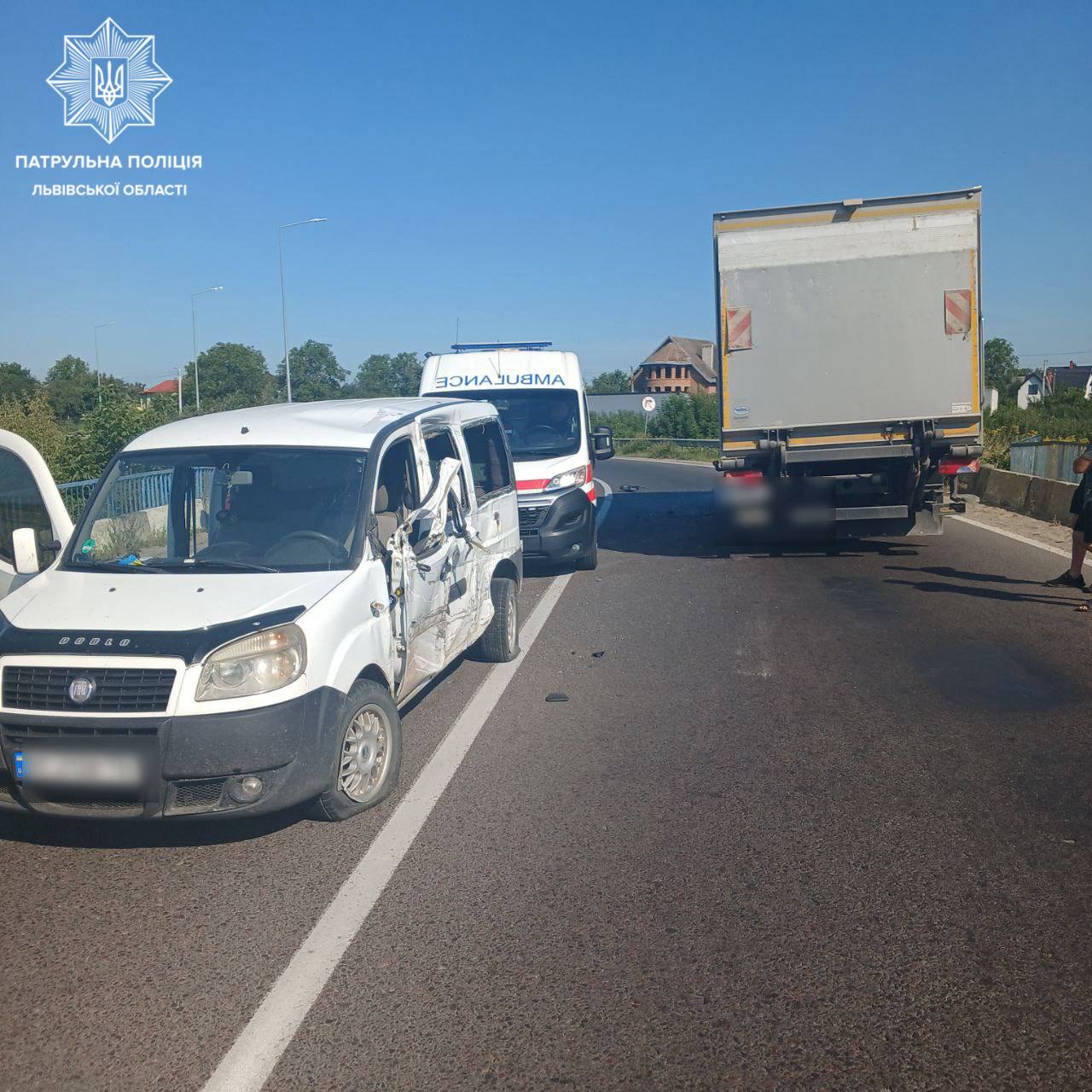 Біля Львова сталася ДТП із загиблими: міст на розвʼязці Рясна-Руська - Рясне перекритий (фото)
