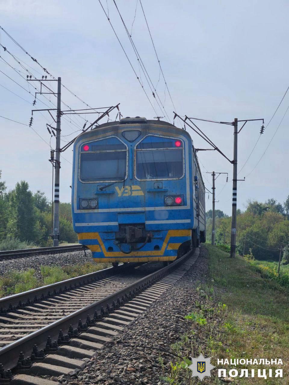 На Київщині під колесами потяга загинув 23-річний чоловік