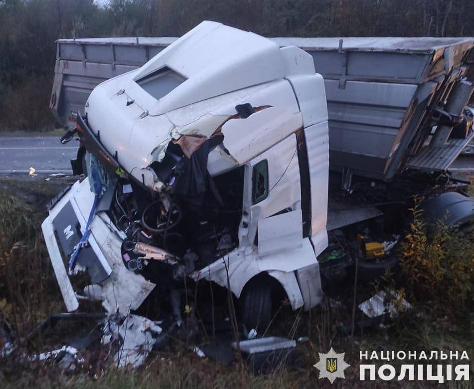 Смертельна ДТП за участі вантажівок на Львівщині: відомі нові деталі