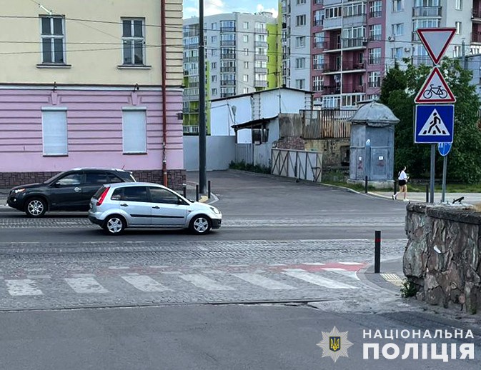 У Львові розшукують водія, який наїхав на 32-річного велосипедиста та втік