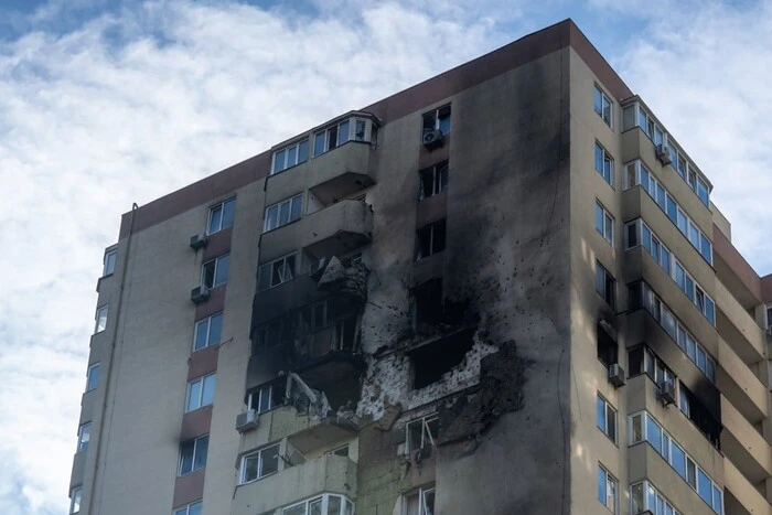 Дрон влетів у кімнату: сусід загиблої в Києві 14-річної дівчинки розповів про «приліт»