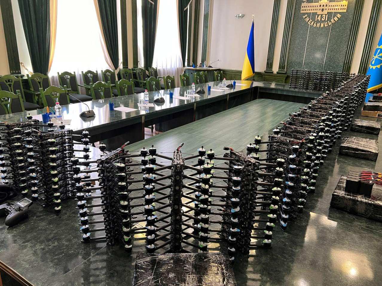 Хмельницька громада передала Силам оборони 300 FPV-дронів