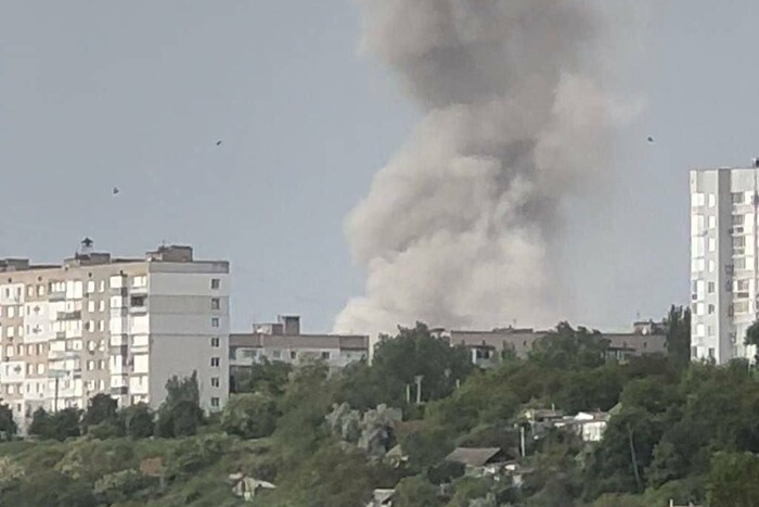 «Дірява» російська ППО. П'ять «прильотів» по рашистських позиціях у Бердянську