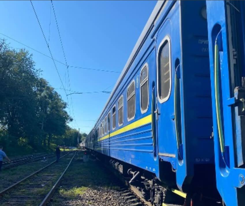 Чоловік потрапив під потяг у Львові: поліція повідомила деталі трагедії (фото)