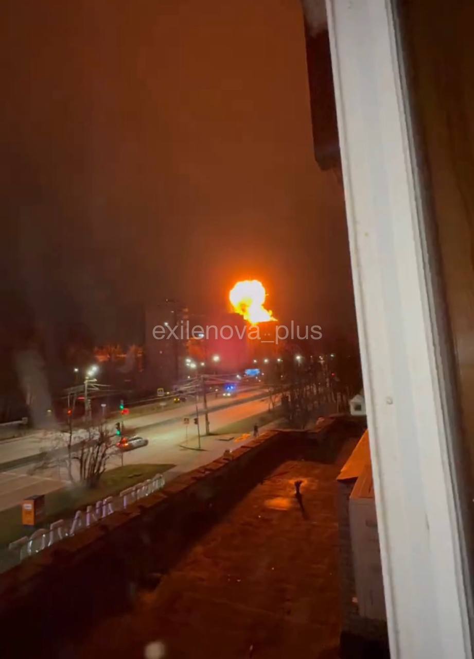Дрони атакували завод дронів у російських Чебоксарах (відео)