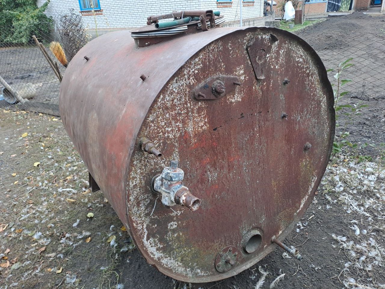 На Львівщині бочка задусила людину