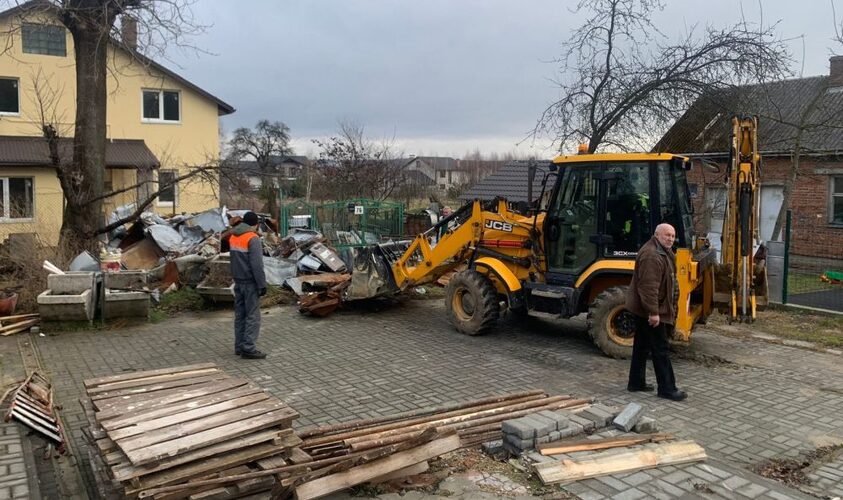 У Львові розпочали підготовчі роботи з відновлення Музею Романа Шухевича, який зруйнували російські ракети