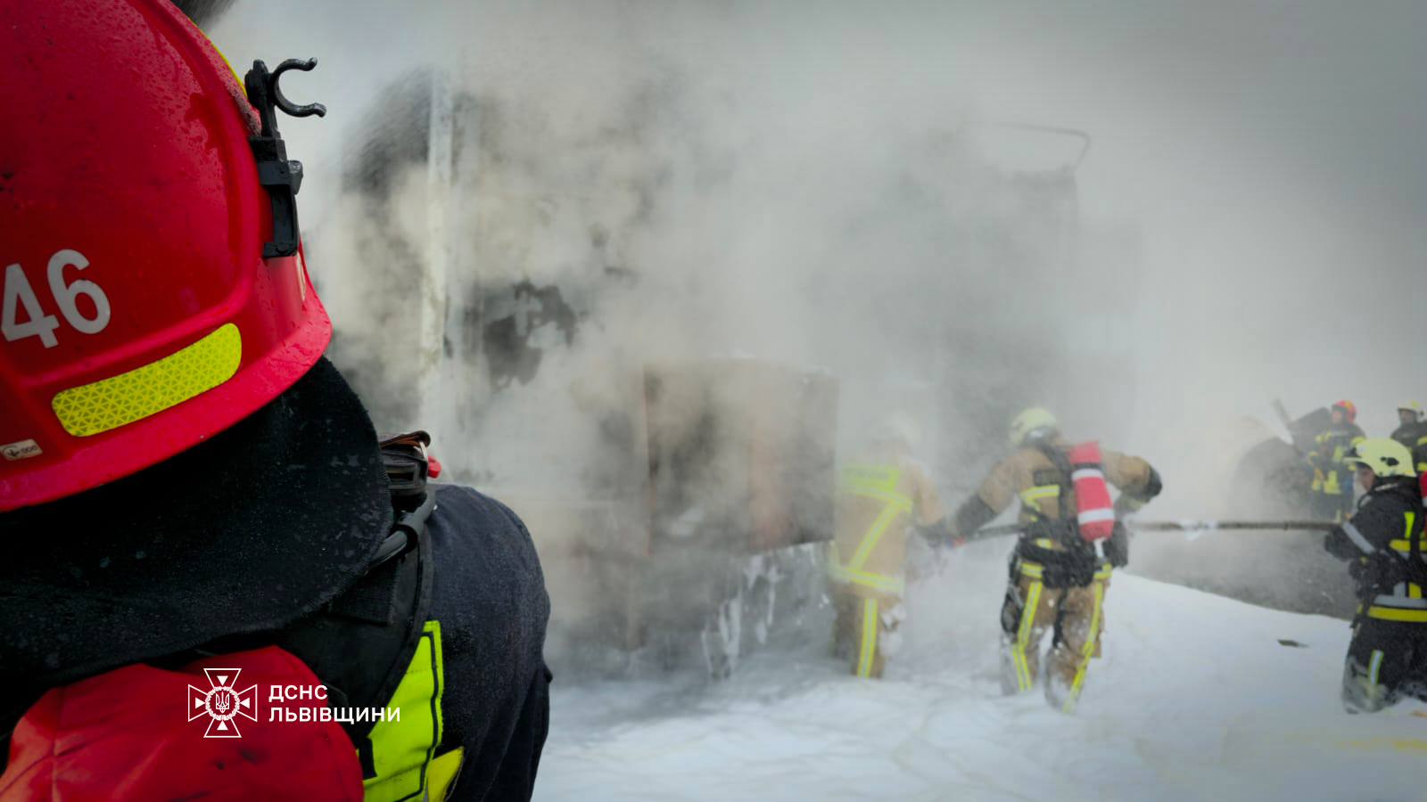 Ракетний удар по Львівщині: з'явилися фото з місця вибуху